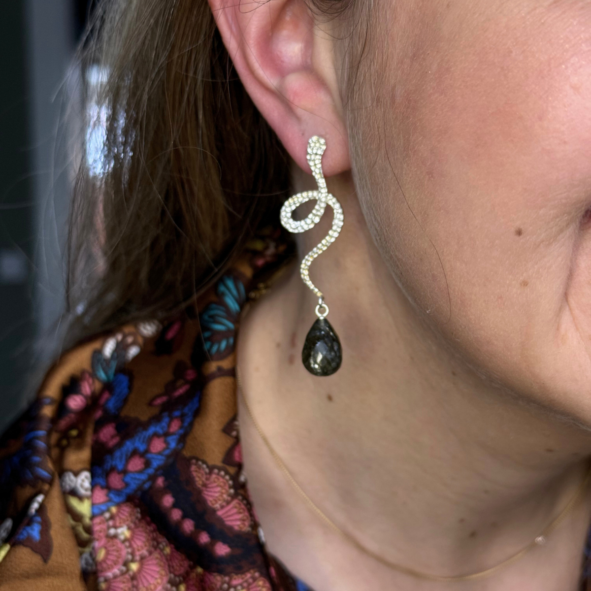 Snake med labradorit